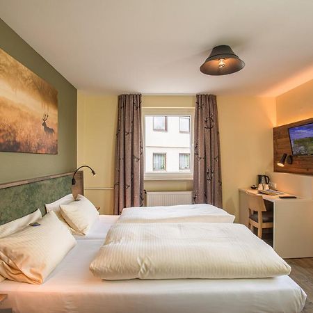 Restaurant Gruener Baum Hotel Leidersbach Eksteriør billede