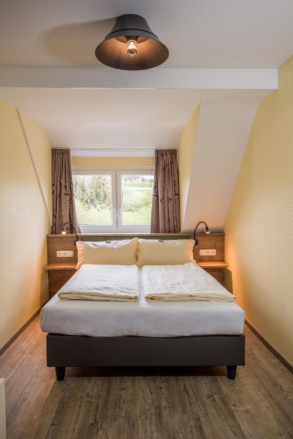 Restaurant Gruener Baum Hotel Leidersbach Eksteriør billede
