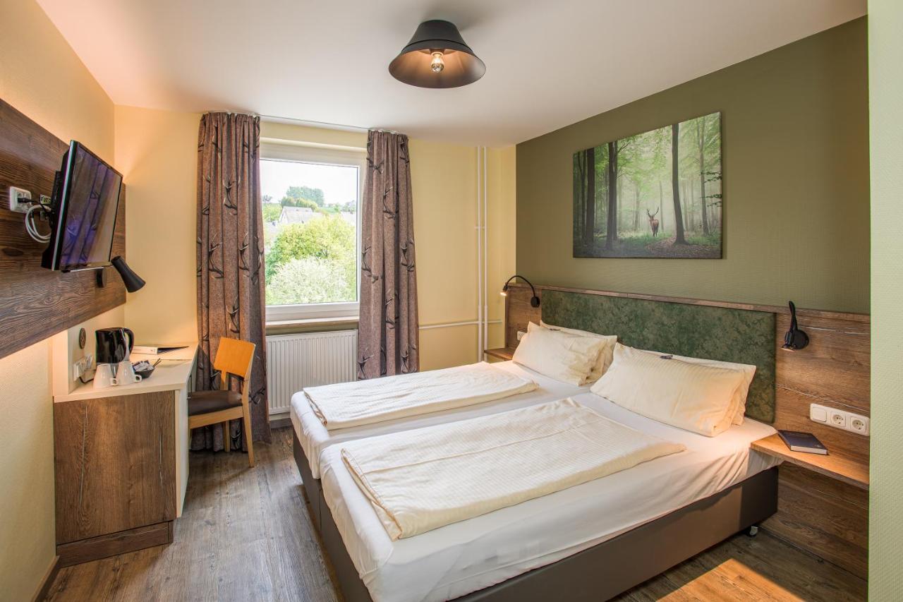 Restaurant Gruener Baum Hotel Leidersbach Eksteriør billede