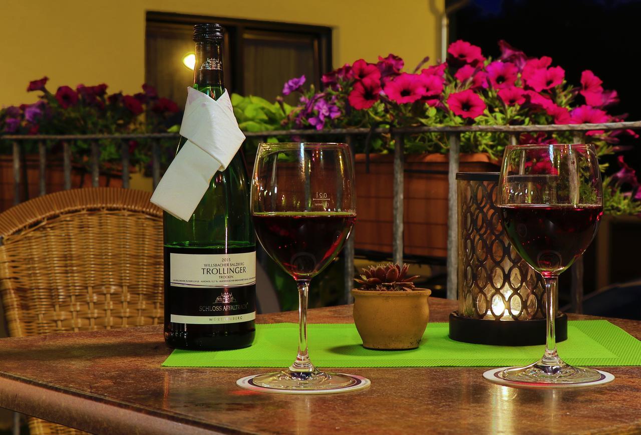 Restaurant Gruener Baum Hotel Leidersbach Eksteriør billede