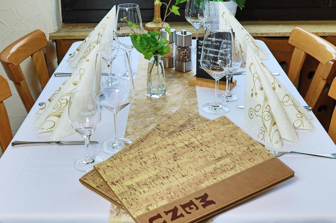 Restaurant Gruener Baum Hotel Leidersbach Eksteriør billede